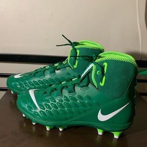 Nike Force Savage Varsity 2 Mid Football Cleats